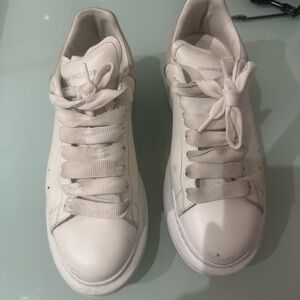 Alexander McQueen Classic White Leather Shoes